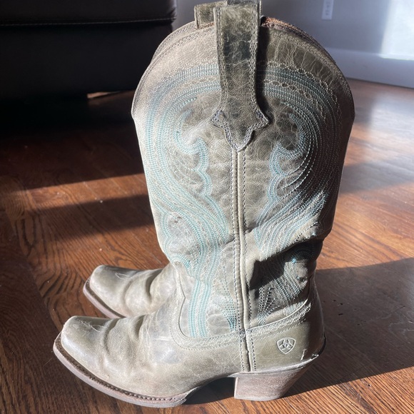 Ariat Women’s Dusty Rose Cowboy Boots, Size 8 - Picture 3 of 5